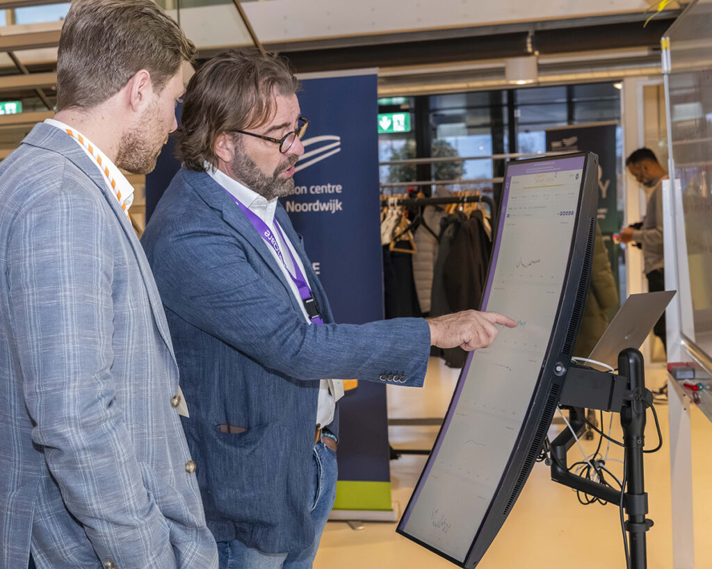space and business professionals in the atrium at SBIC Noordwijk