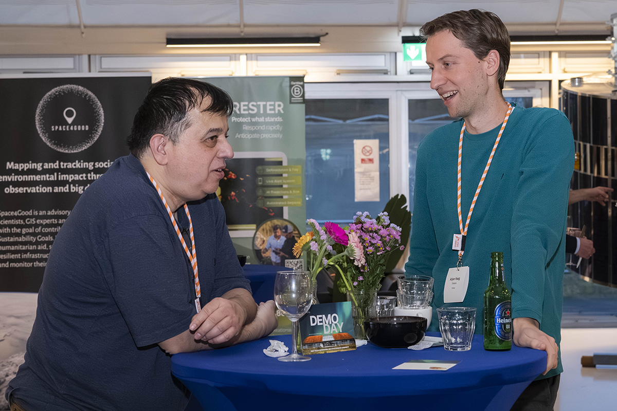 space and business professionals in the atrium at SBIC Noordwijk