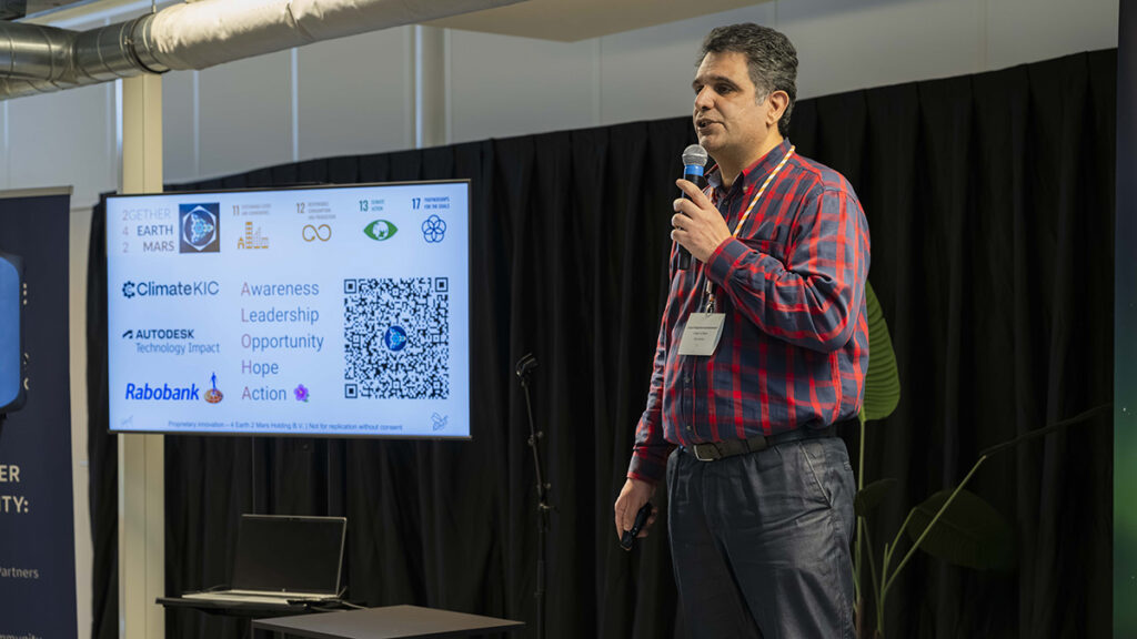 space business professional on stage at SBIC Noordwijk