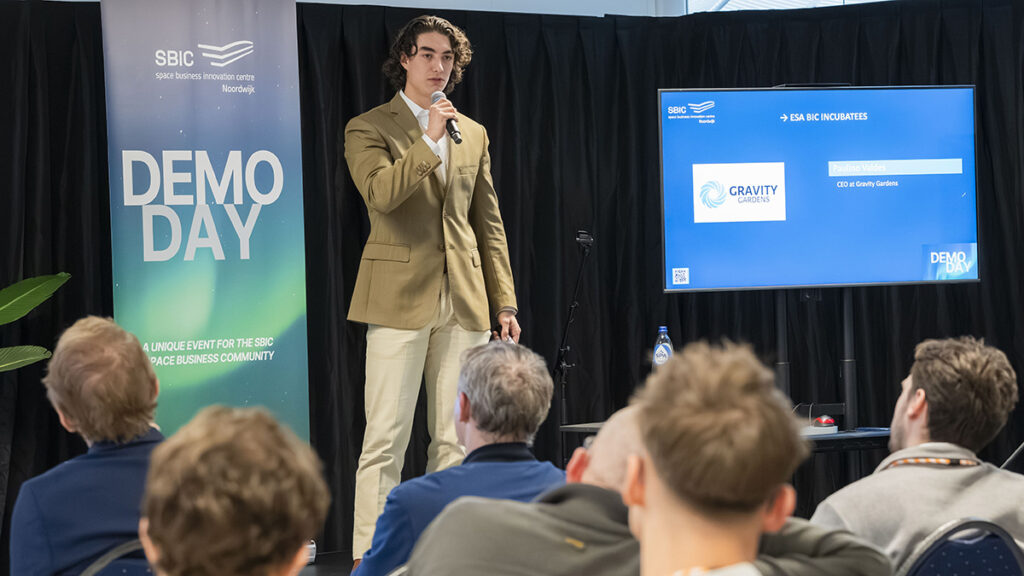 space business professional on stage at SBIC Noordwijk