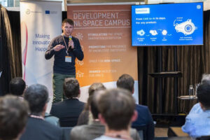 manufacturing professional on stage at SBIC Noordwijk
