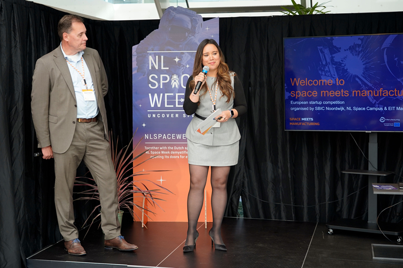 space and manufacturing professionals on stage at SBIC Noordwijk